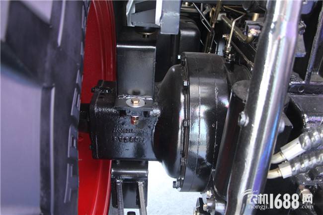 泰鸿TH2204轮式拖拉机细节图