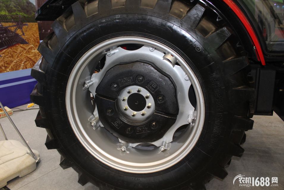 东风1604-5轮式拖拉机轮胎