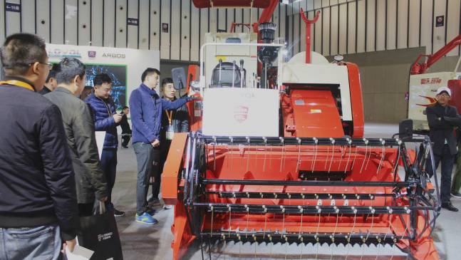 雷沃阿波斯农业装备闪耀江苏国际农业机械展览会