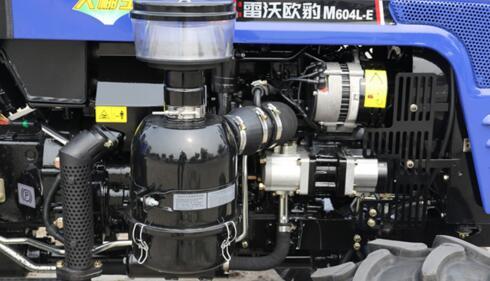 雷沃欧豹M604L-E拖拉机细节